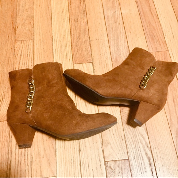 Like new 9M booties - Picture 6 of 11